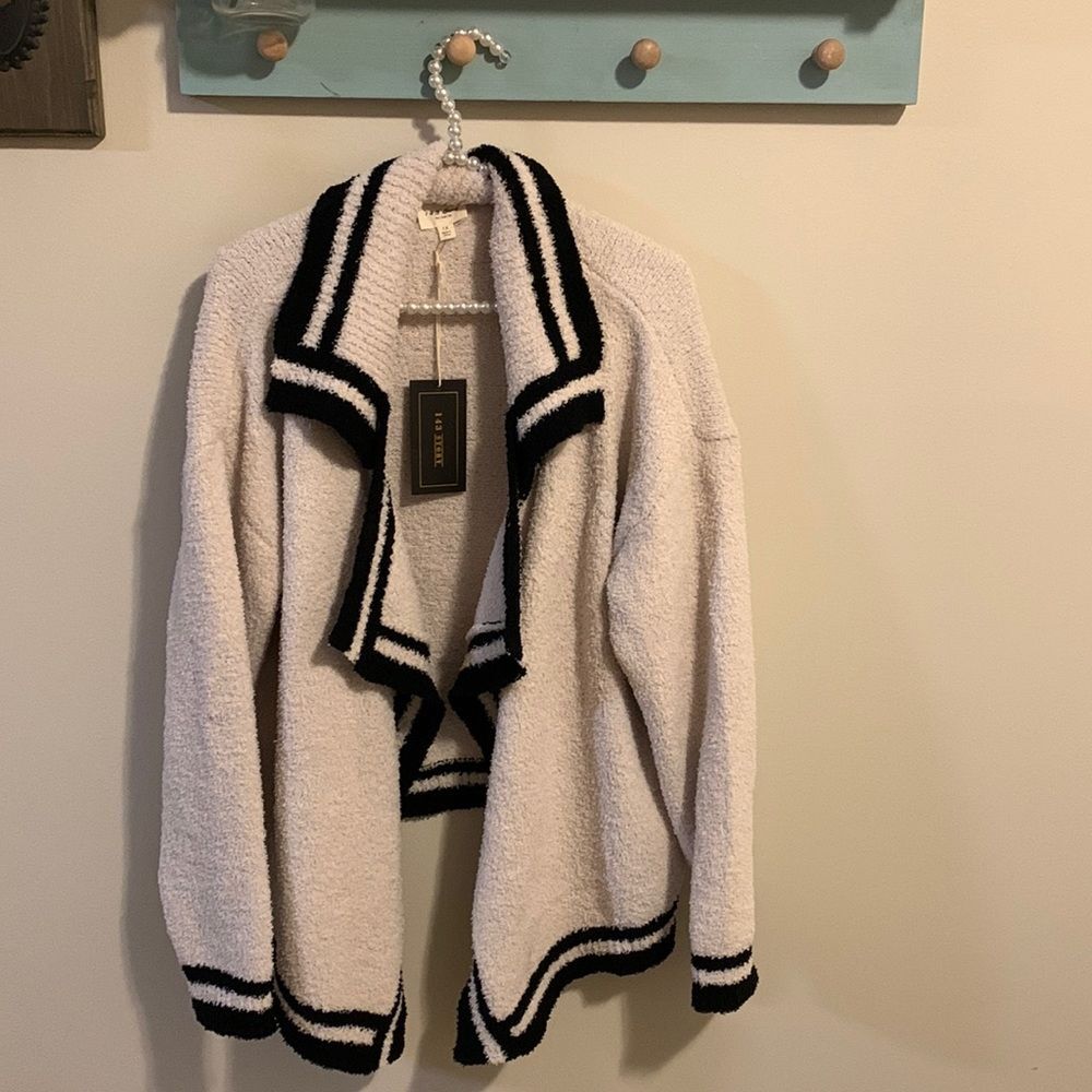 NEW 143 Story By Line Up Cardigan Sweater 1X Plus Fuzzy Open Front Trim Cream